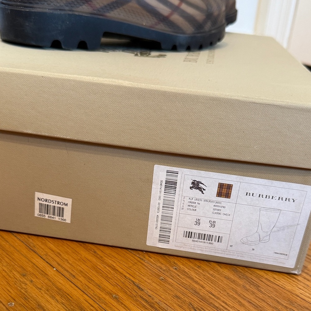 Burberry Brown Plaid Winter & Rain Boots - Picture 2 of 7